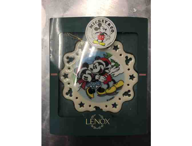 Lenox ~ Disney's Mickey and Minnie Mouse Ice Skating