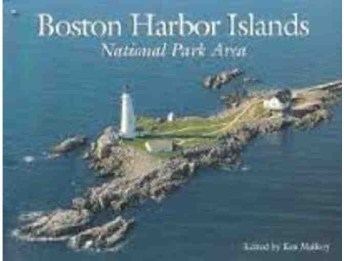 Boston Light Tour and Ferry Tickets