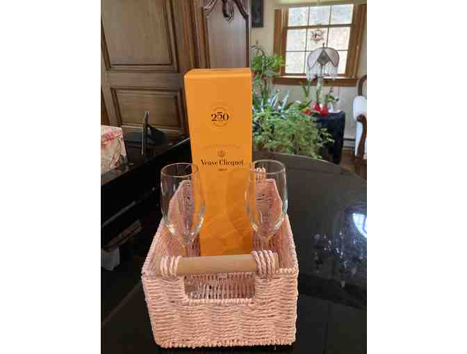 Veuve Clicquot 250th anniversary champagne with flutes - Photo 1