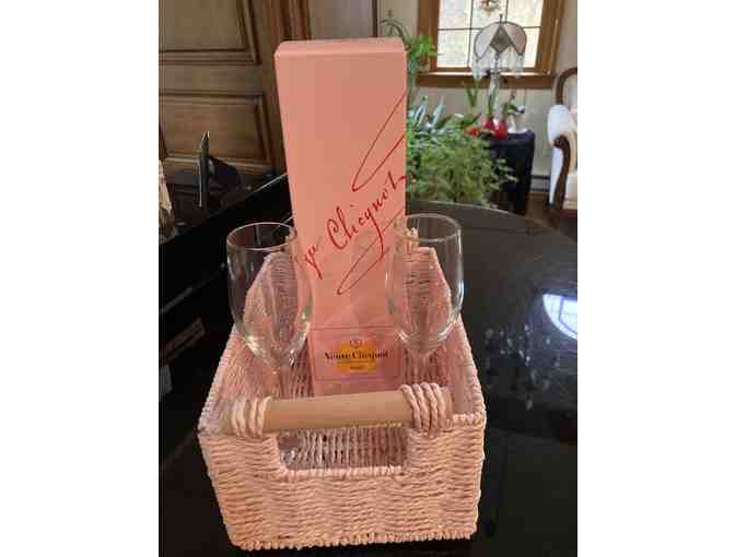 Veuve Clicquot Rose champagne with flutes - Photo 1