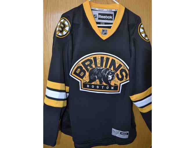 Team Autographed Boston Bruins Jersey