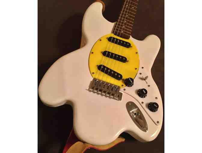 The EggCaster Guitar and Amp - Exclusive Item - Photo 2