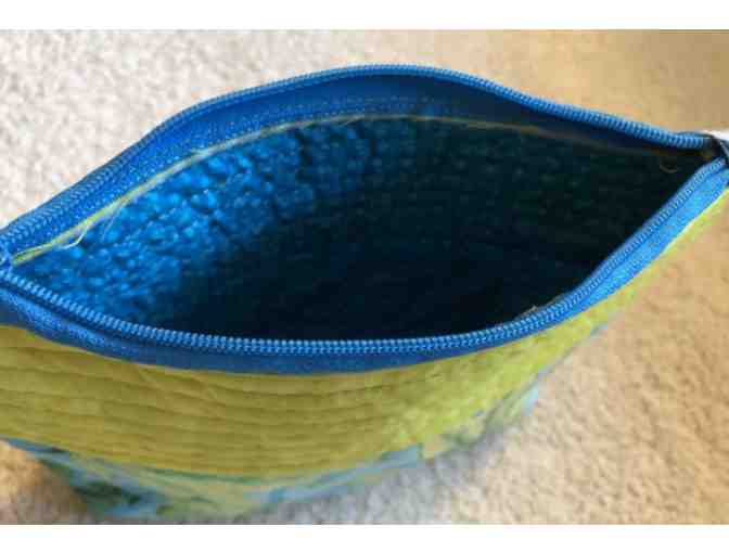 Green leafy zippered bag