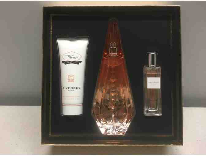 POSH Shopping Party and Givenchy Fragrance Set