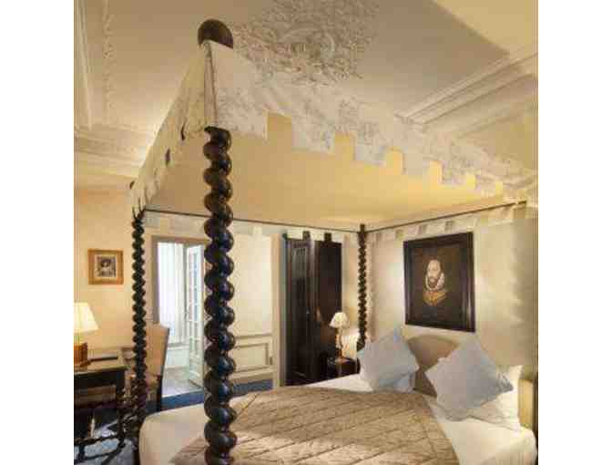 Romantic Paris Stay for 2