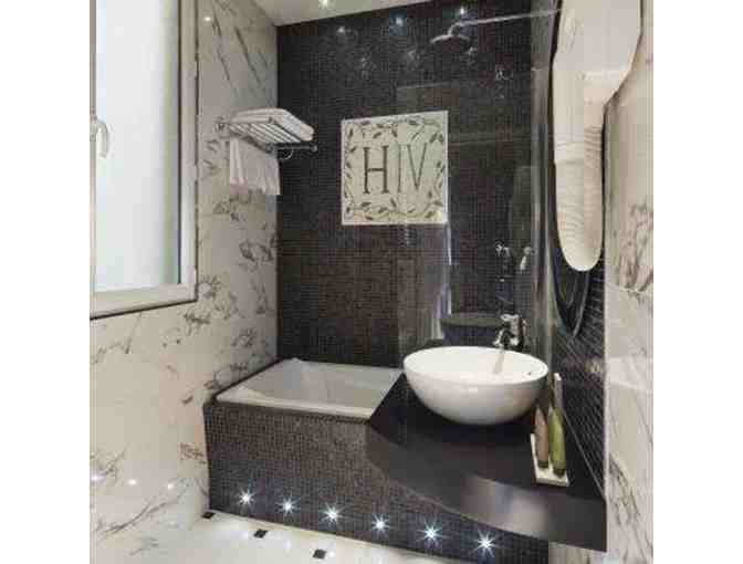 Romantic Paris Stay for 2