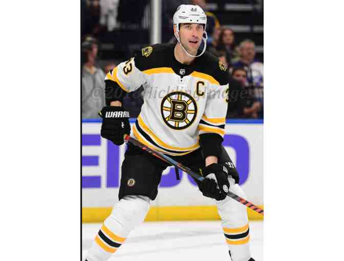Boston Bruins - Zdeno Chara Autographed Hockey Puck