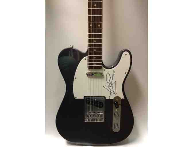 Guitar Autographed by Hunter Hayes - Photo 2