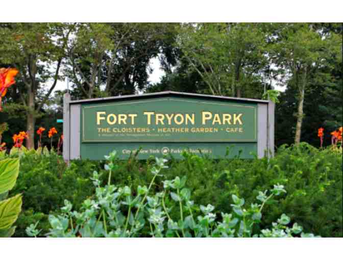 Behind the Scenes Tour of Fort Tryon Park and Champagne toast / Tur guiada en Ft. Tryon