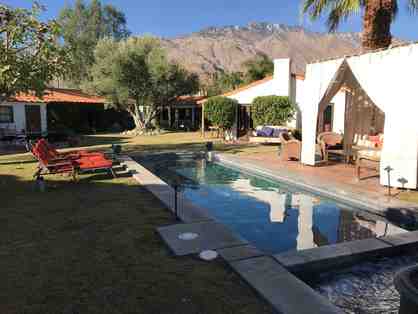 Palm Springs Hacienda and Hot Tub for 10-12 people
