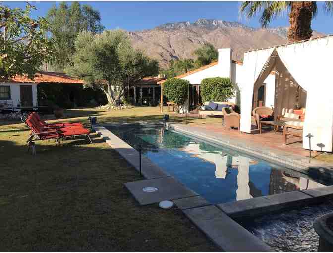 Palm Springs Hacienda and Hot Tub for 10-12 people