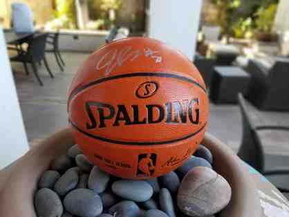 Lakers authentic signed Basketball - Julius Randell
