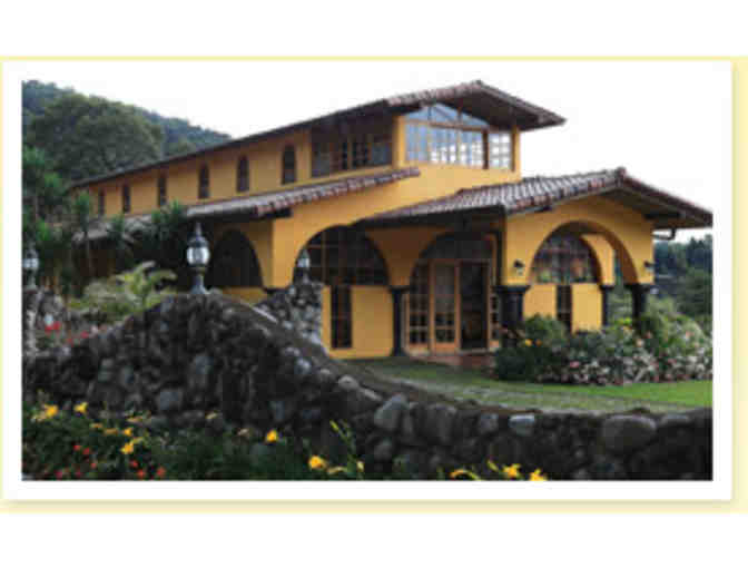 Stay at Los Establos Botique Inn in Panama