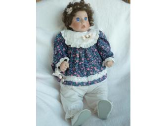 Two Lee Middleton dolls from the Toddler Collection + doll bench