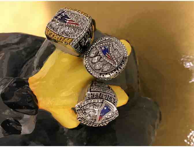 New England Patriots Eagle w/ replica Super Bowl rings