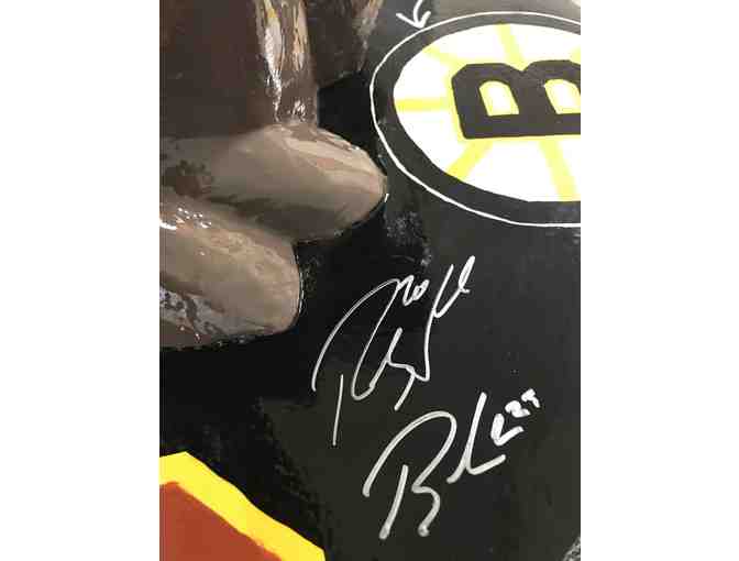 Boston Bruins Eagle signed by 2017/18 Roster