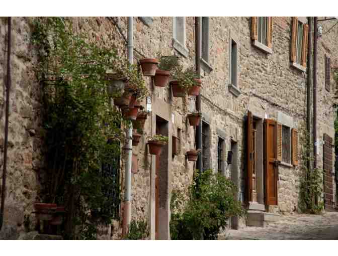 Tuscany - 4 night stay in Cortona plus dinner, champagne and more