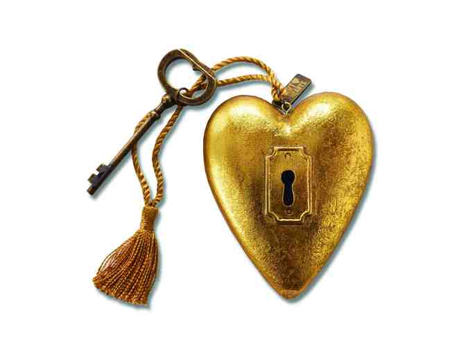 (2) Byer`s Choice Collectible Carolers and Soul Sisters Art Heart