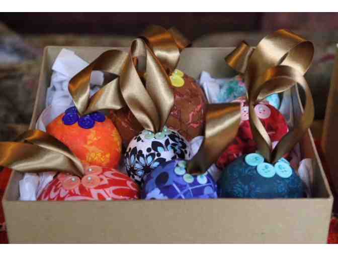 G1-6 Vintage Inspired 'Celebration Baubles' Box A