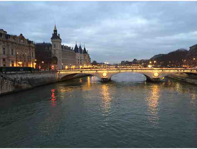 TEN DAYS IN THE CITY OF LIGHTS