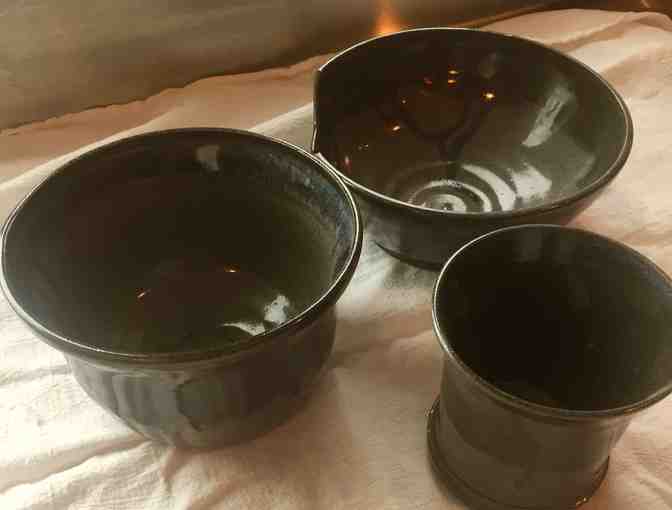 Dramatic set of pottery