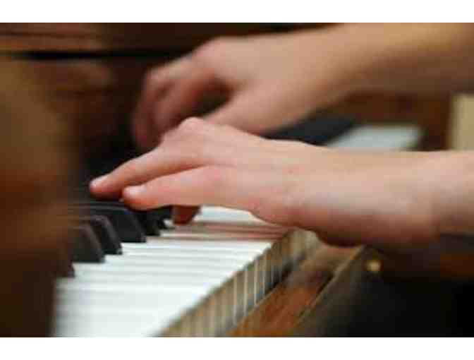 Music In Your Home 45 Minute Piano Lesson