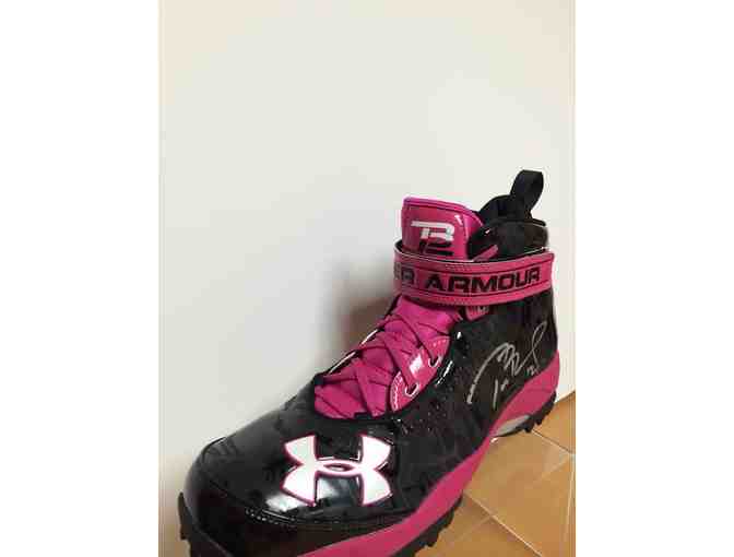 Tom Brady - 4 Time Super Bowl Champion - Autographed Under Armour Cleat - Photo 2