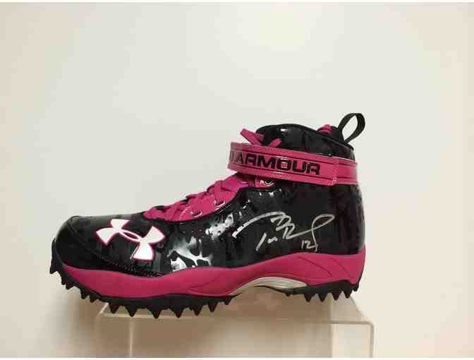 Tom Brady - 4 Time Super Bowl Champion - Autographed Under Armour Cleat - Photo 1