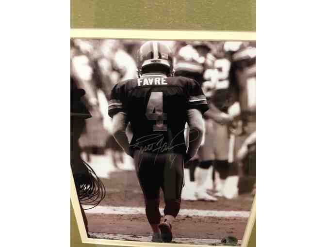 BRETT FAVRE GREEN BAY PACKERS AUTOGRAPHED PHOTO - THE TUNNEL COA