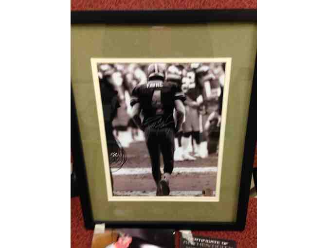 BRETT FAVRE GREEN BAY PACKERS AUTOGRAPHED PHOTO - THE TUNNEL COA