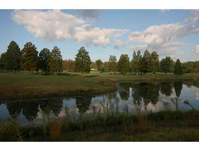 OAK MEADOW COUNTY CLUB GOLF OUTING FOR 4 - WITH CARTS + $100 Dining Certificate