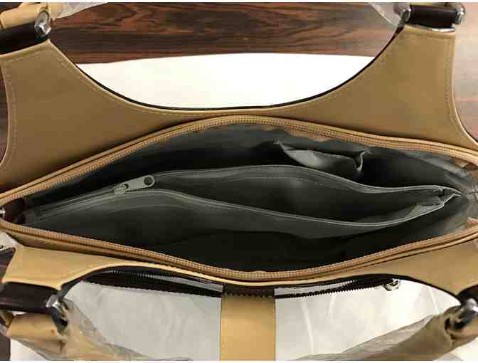 Beijo Pearly Shimmer Garnet Patent Leather/brown Trimmed Hand/ Shoulder Bag - Photo 3