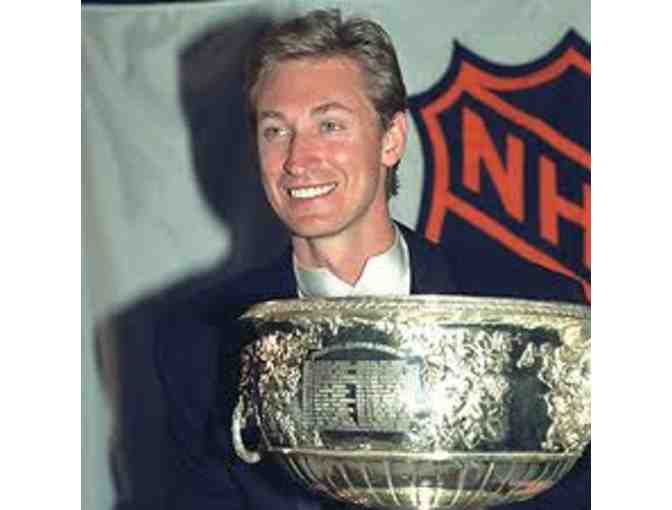 Wayne Gretzky Autographed Hockey Puck