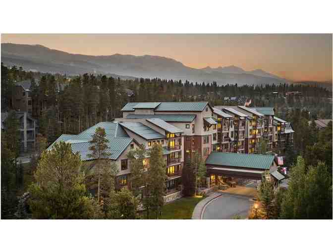 Enjoy 7 nights @ Valdoro Mountain Lodge in luxrious 1 bedroom suite - Photo 1