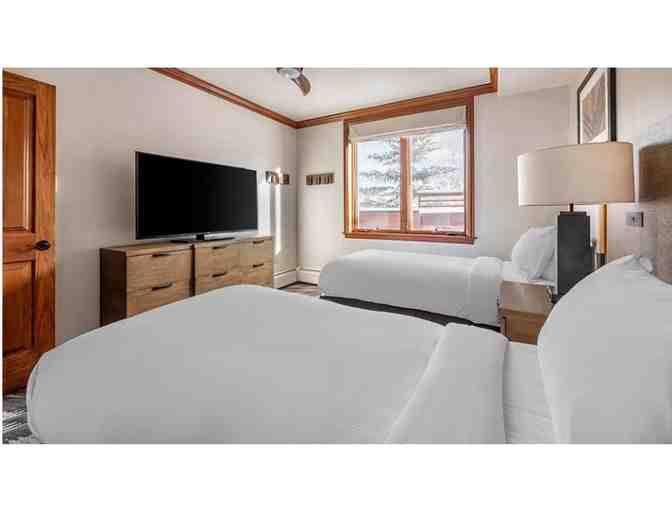Enjoy 7 nights @ Valdoro Mountain Lodge in luxrious 1 bedroom suite - Photo 8