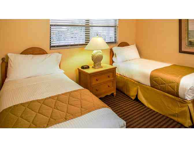 Enjoy 4 nights @ Charter Club Resort of Naples in luxury 2 bed suite
