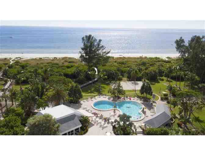 Enjoy 4 nights @ Tortuga Beach Club Resort in Sanibel Island in 2 bed luxury suite