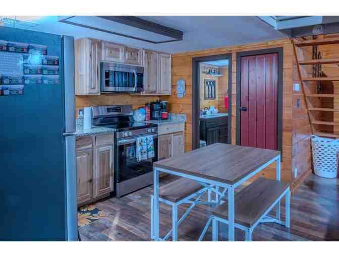 Enjoy 7 nights luxury 2 bed cabin Pigeon Forge, TN + Moonshine Experience