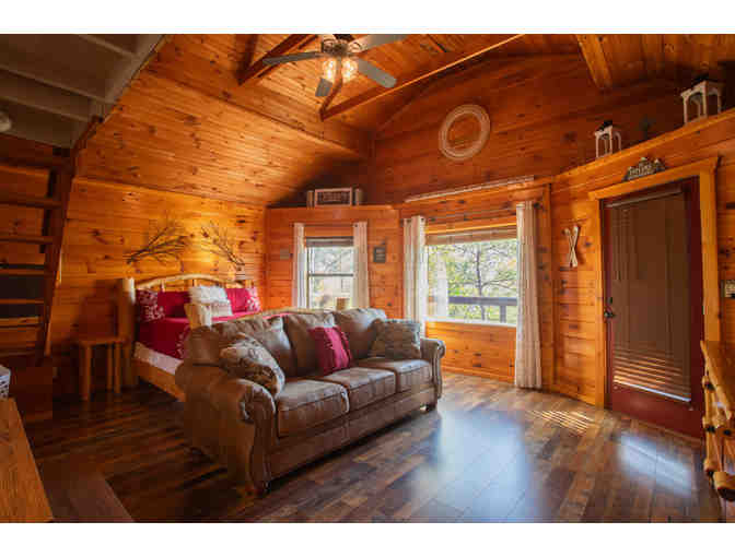 Enjoy 7 nights luxury 2 bed cabin Pigeon Forge, TN + Moonshine Experience