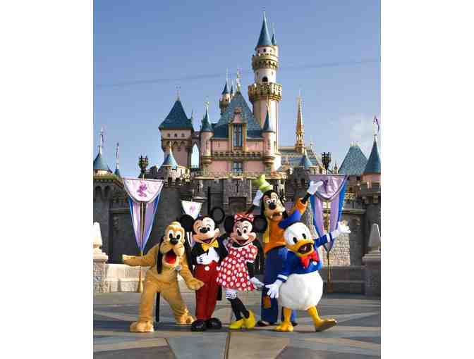 4 Park Hopper Tickets to Disneyland Resort