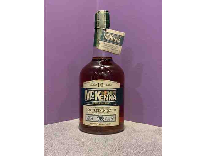 Bottle of Henry McKenna Single Barrel 10 Year - Photo 1