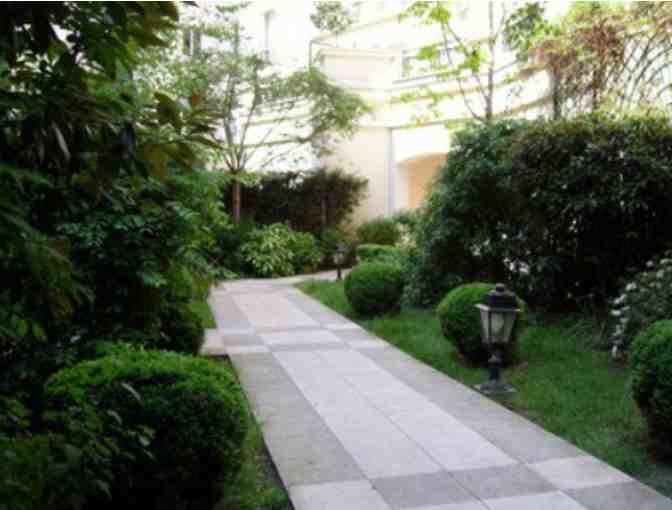 Experience the Best of Paris and Normandy