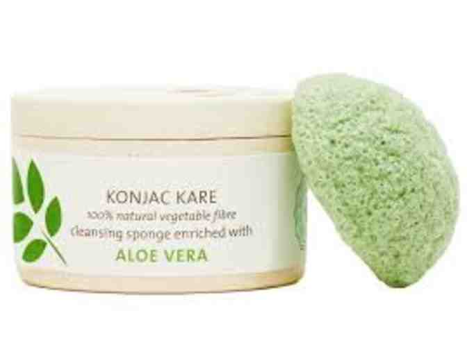 Konjac Kare 100% Plant-Based Vegetable Fibre Cleansing Sponge Enriched with Aloe Vera