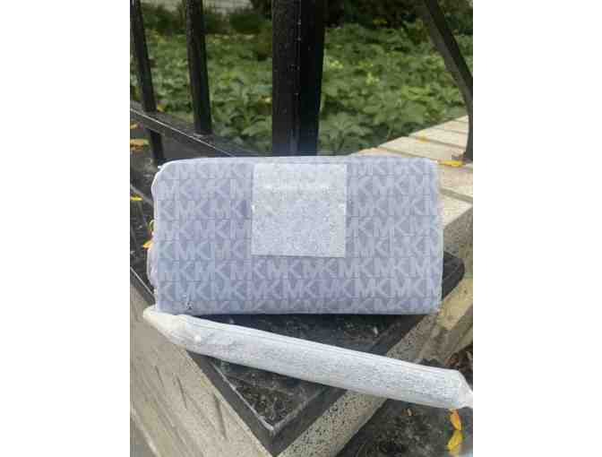 Michael Kors Large Leather Smartphone Wristlet in Black