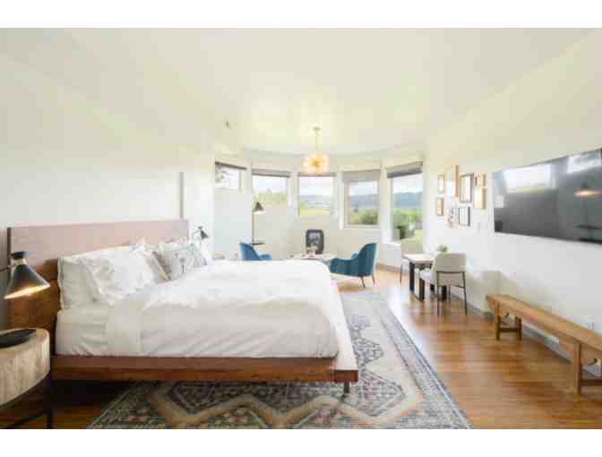 Wine Tastings, Lunch, Chauffeur, 3-Night Weekday Stay for 2