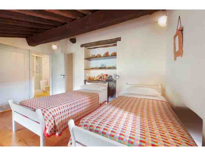 Amazing 5-Bedroom Villa in Tuscany! - Photo 17