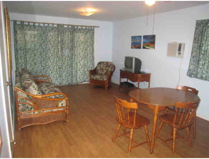 Moloka'i Hawai'i Oceanfront Cottage - 5 Nights!