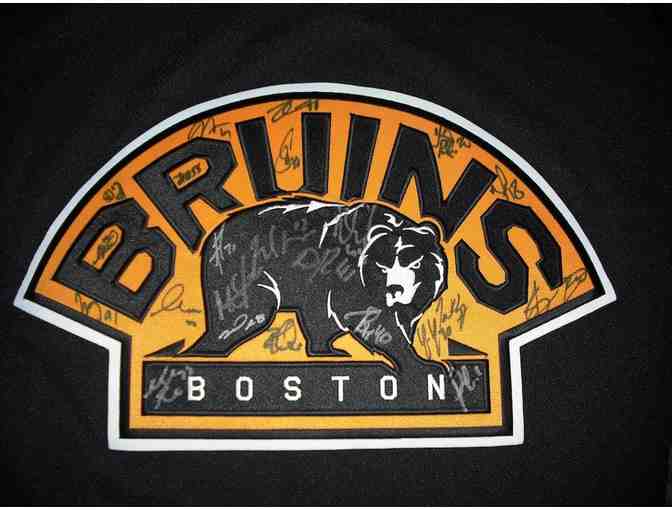 Boston Bruins - 4 Loge Tickets for Fall 2015/16 + High-Five Experience for 2 kids