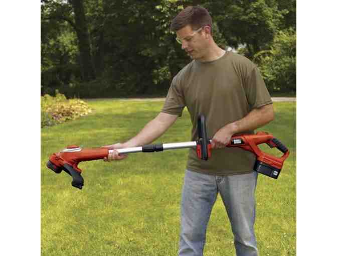 Black & Decker 20 Volt Cordless String Trimmer/Edger