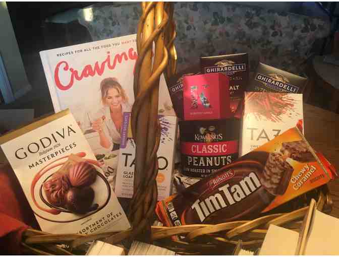 Reader's Dream Book Basket